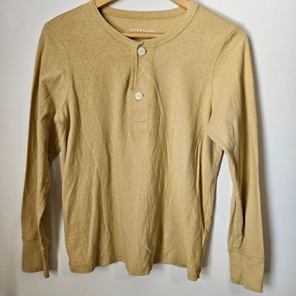 EUC EVERLANE LIGHT MUSTARD QUARTER BUTTONED COTTON LONGSLEEVES TEE SZ L